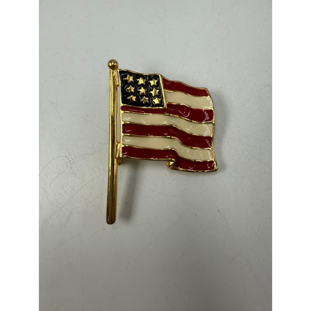 Vintage American Flag Brooch Patriotic Enamel Waving US Flag Gold Tone Pin